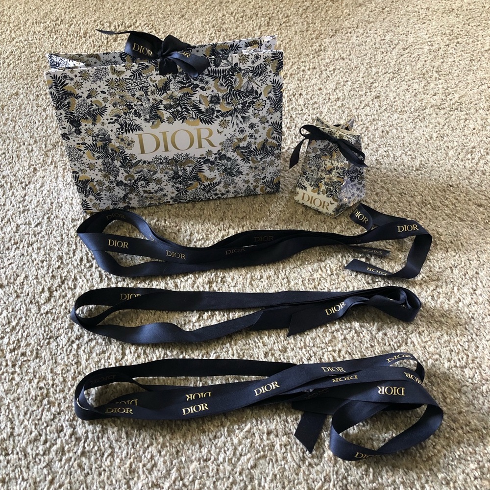 Christian Dior holiday gift bag, Christmas cracker and ribbon set